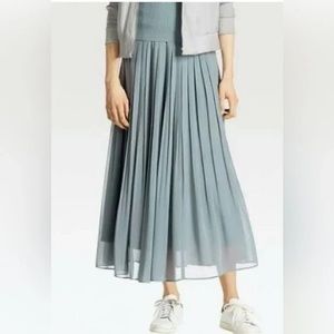 UNIQLO PLEATED CHIFFON MIDI SKIRT 🐋